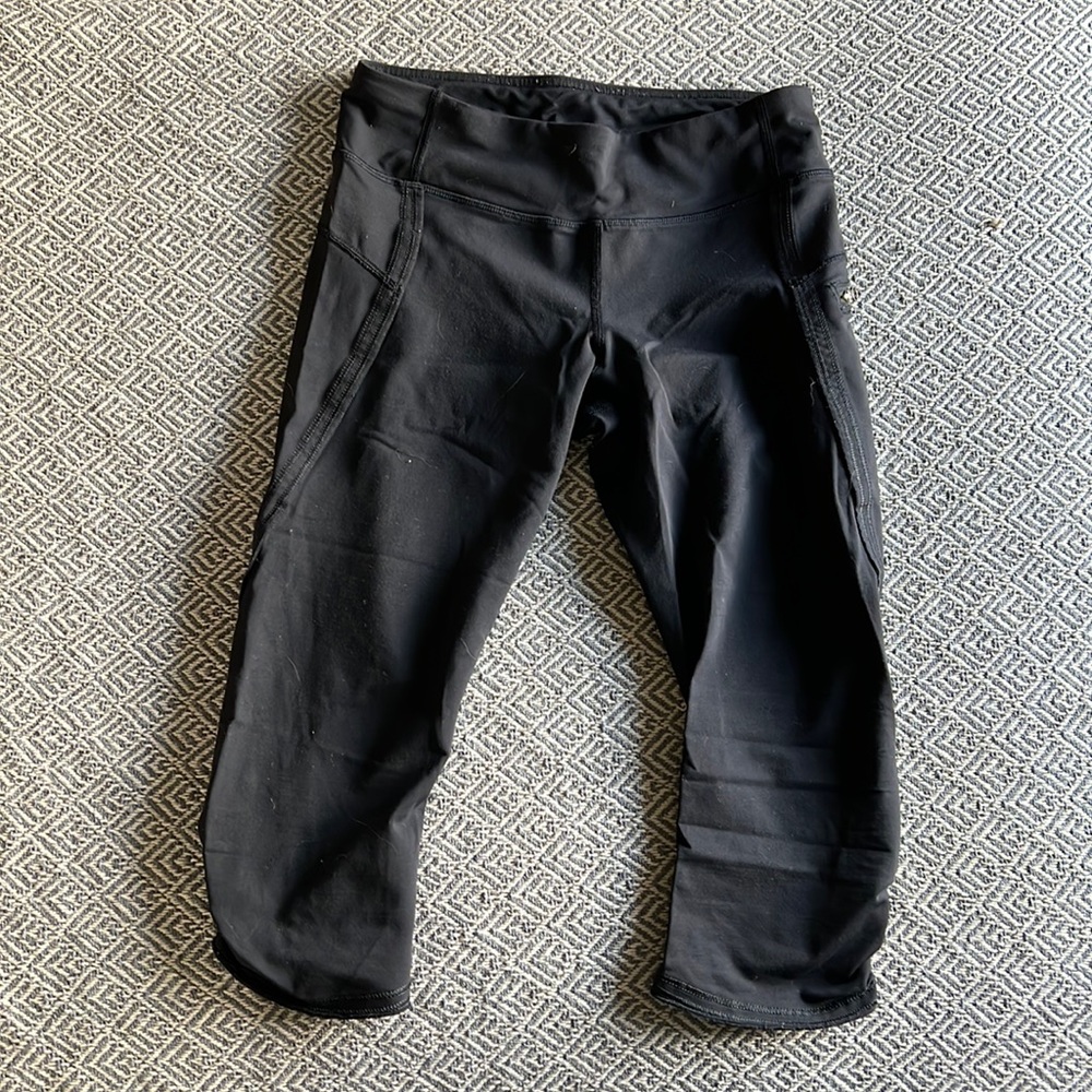 Lululemon crop black leggings